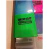 Image 2 : Large box of vintage Nintendo Entertainment System plastic cases