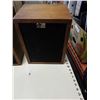 Image 3 : PAIR OF EPICURE PRODUCTS SPEAKERS