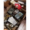 Image 2 : Tray of metal collectibles