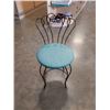 Image 4 : Vintage iron vanity chair