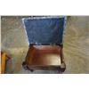 Image 8 : Vintage stool and chair