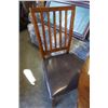 Image 8 : Drop side table with 2 chairs
