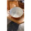 Image 2 : FE BELGIUM ENAMELED LIDDED CAST IRON POT