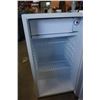 Image 3 : WHITE SUNBEAM BAR FRIDGE