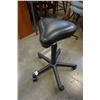 Image 2 : ROLLING STENO STOOL