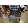 Image 2 : BLACK LEATHER BUTTONBACK CHAIR