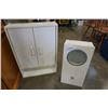 Image 1 : 2 WHITE MEDICINE CABINETS