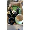 Image 2 : Box of German pottery and signed vase