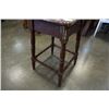 Image 2 : VINTAGE WOOD STAND