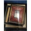 Image 2 : Lot of frame pictures and frame the metal flower