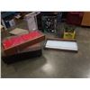 Image 1 : 2 LOCKING WOOD AND GLASS COUNTERTOP DISPLAY CASES