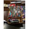 Image 2 : Two trays of various Star Wars novels