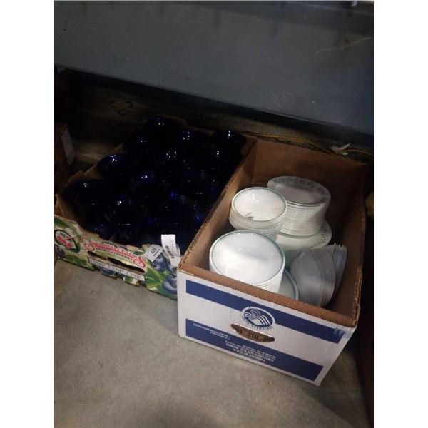 TRAY OF BLUE VASES AND BOWLS