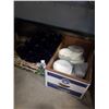 Image 1 : TRAY OF BLUE VASES AND BOWLS