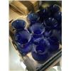 Image 4 : TRAY OF BLUE VASES AND BOWLS