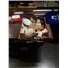 Image 1 : Tray of various vintage collectibles