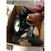 Image 4 : Box of leather shoes and two large curtains