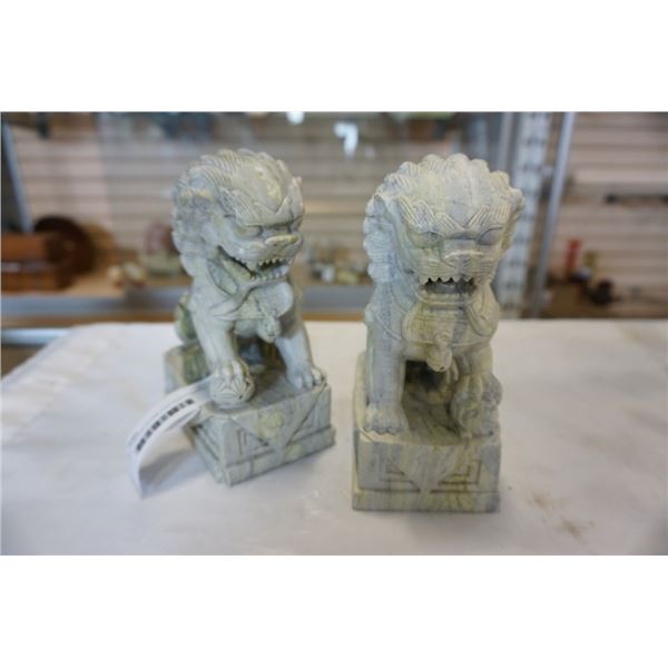 2 HAND CARVED STONE FOO DOG FIGURES 7 INCHES TALL