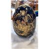 Image 3 : LIMOGES HAND PAINTED EGG 6 INCHES TALL