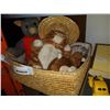 Image 3 : CIGAR BOX WITH COLLECTOR CARS AND LOT OF STUFFED ANIMALS