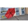 Image 1 : 10 ft red patio umbrella