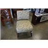 Image 1 : UPHOLSTERED ACCENT CHAIR