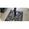 Image 3 : Square cast iron umbrella stand