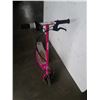Image 2 : Pink razor electric scooter, no charger, not quiet when rolling