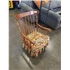 Image 1 : VINTAGE MAPLE CHAIR