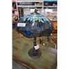 Image 8 : Stained glass table lamp