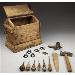 COBBLERS TOOL BOX: A nice primitive hand made b
