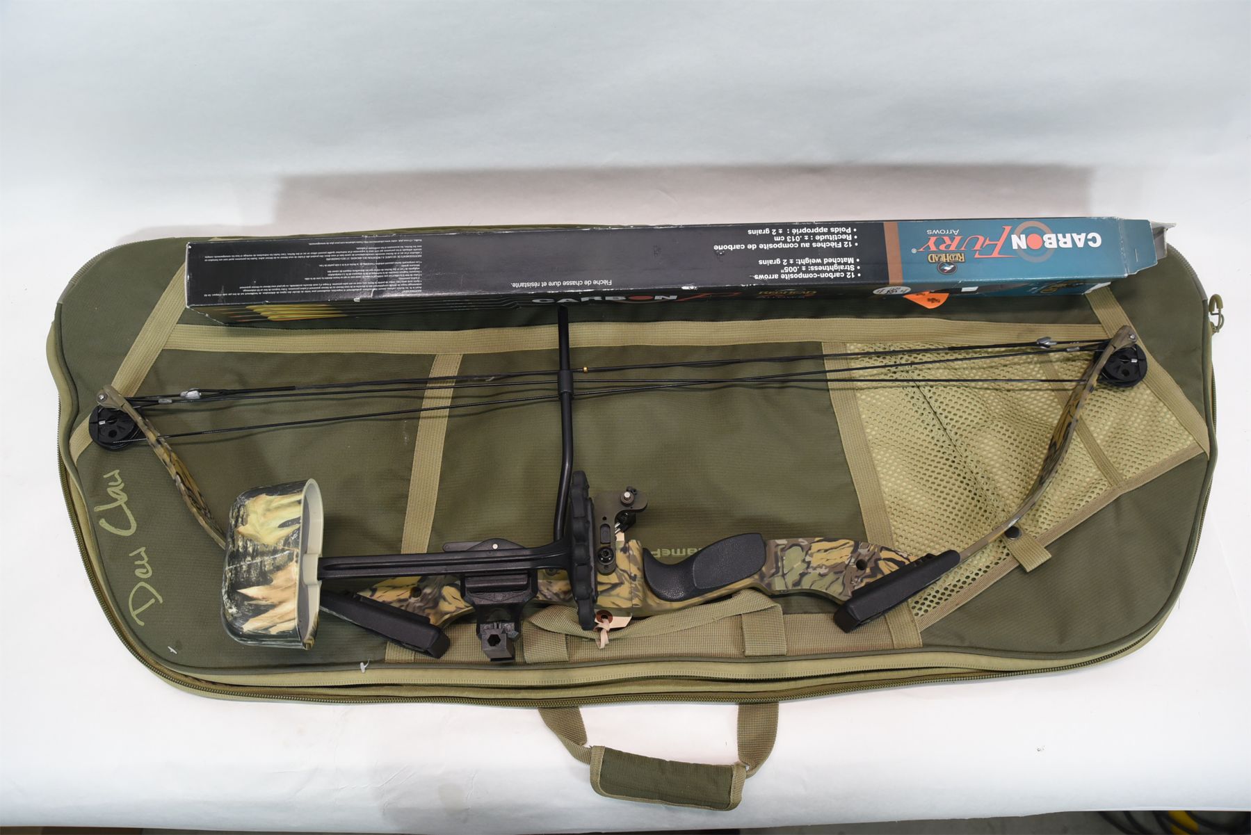 PSE Deer Hunter Left Handed Bow 40lbs Draw Weight w/ 9 Arrows Shafts