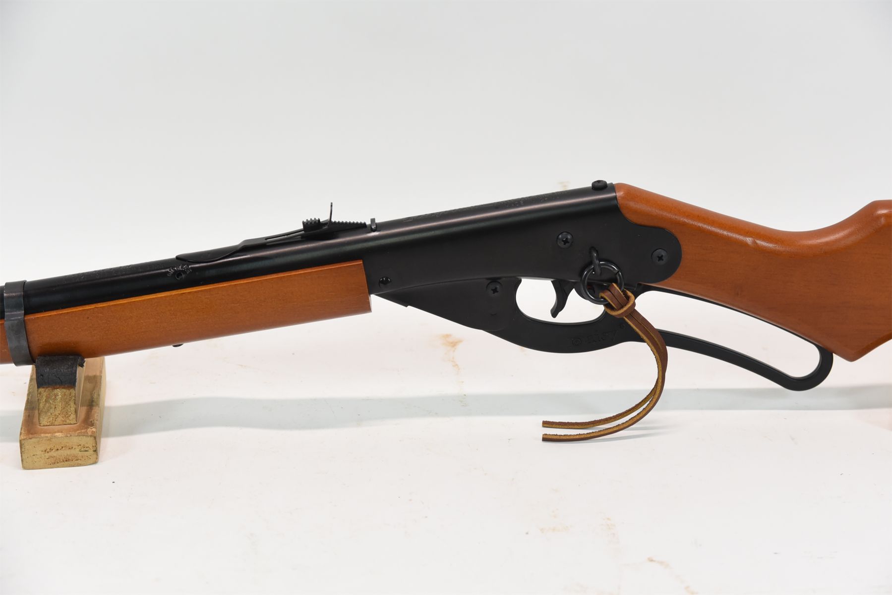 Daisy Red Rider Pellet Rifle - Landsborough Auctions