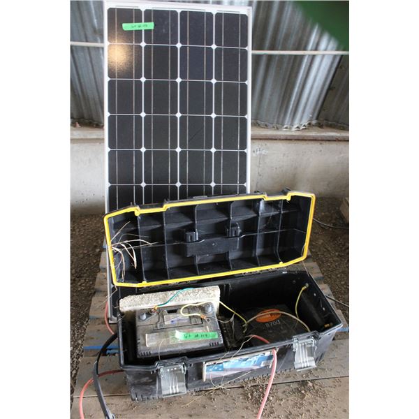 Gallagher Power Plus B700 Electric Fencer with Battery & Solar Panel