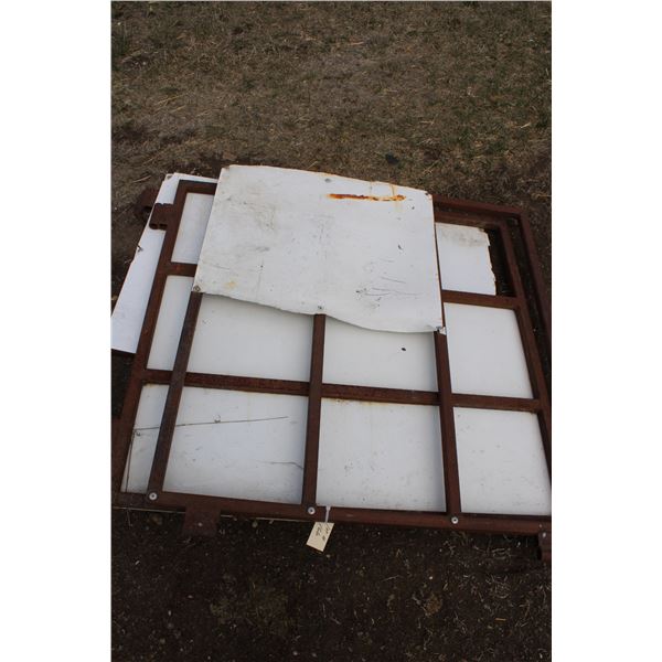 (3 X THE MONEY) 3' Metal Panel Gates