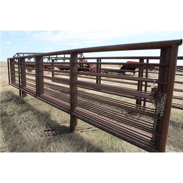 (5 X THE MONEY) 24' Free Standing Metal Panels