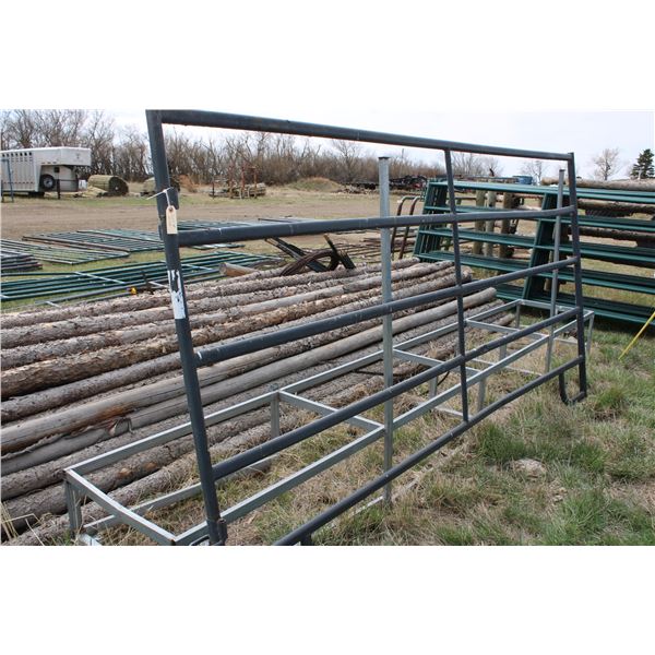 10' Panel with Metal Rack