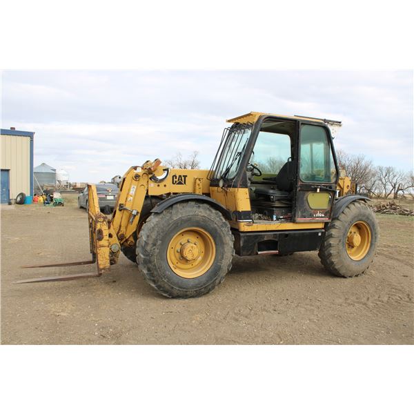 Cat Telehandler 10705 hours, 2 new fender, 1 new tire, TH62