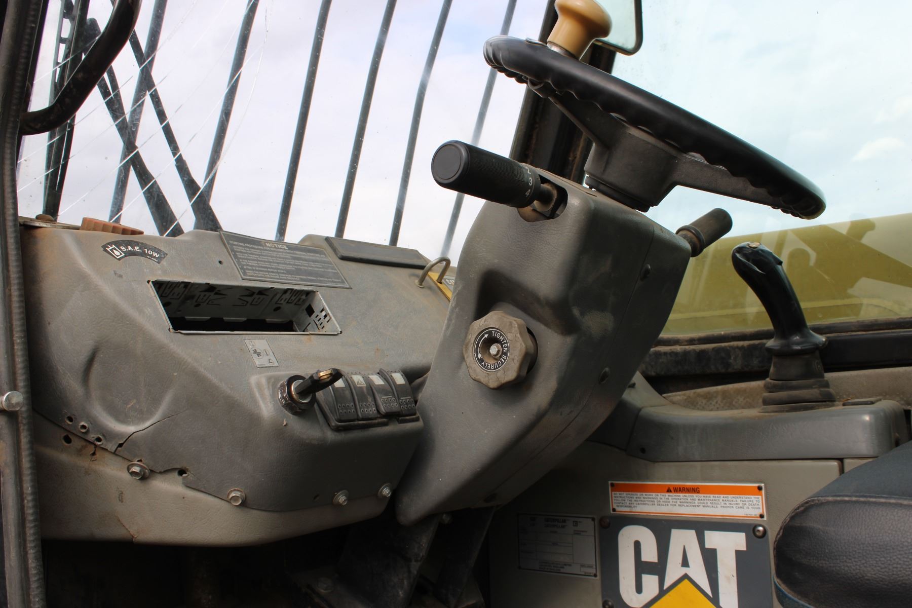 Cat Telehandler 10705 hours, 2 new fender, 1 new tire, TH62 - Bodnarus ...