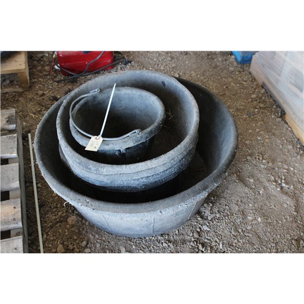 Rubber Feed Tubs (7) Various Sizes