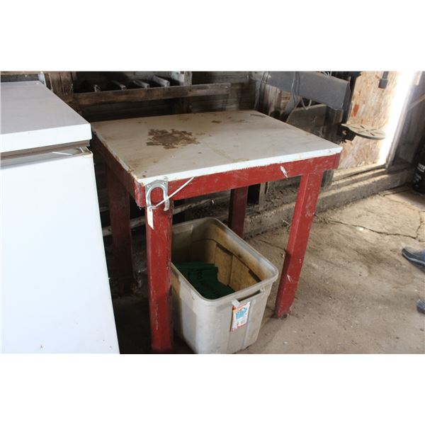 Metal Top Table 32" x 24"