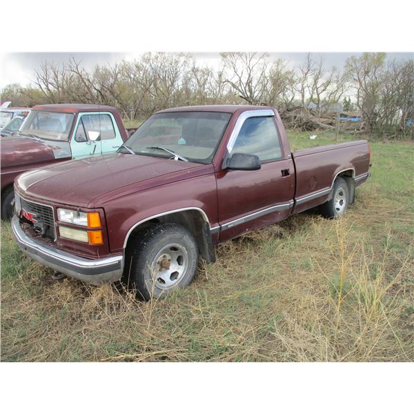 1998 GMC SLE Regular Cab (Runs & Drives ) Was plated last year.