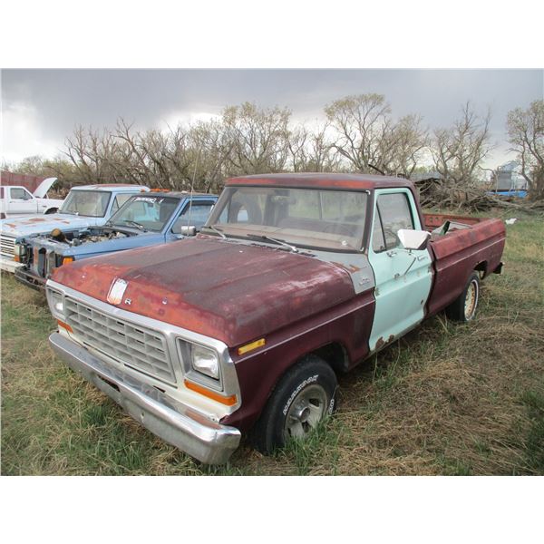 Ford F100 Custom 1/2 Tonne