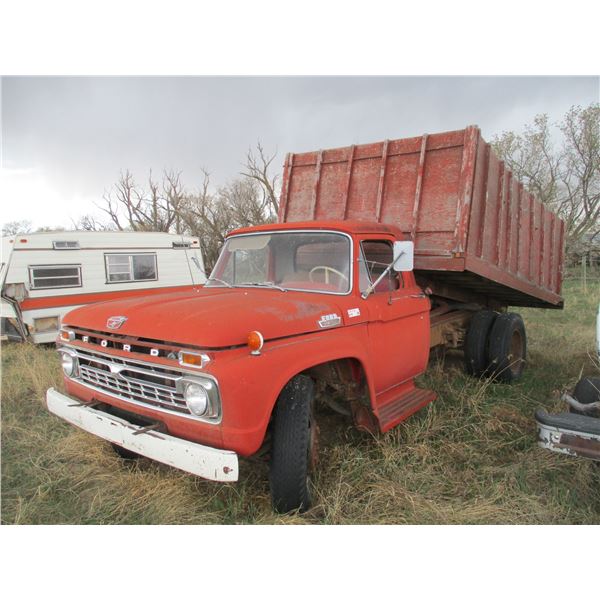 Ford 500 Custom 2 Tonne Custom Cab Box & Hoist (Needs Carb & Brakes )