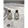 Image 2 : Pair of Sterling Silver Salt and Pepper Shakers with Etched Glass Bottoms