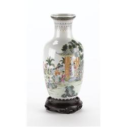 A Porcelain Vase RWith cream base, in five colors w