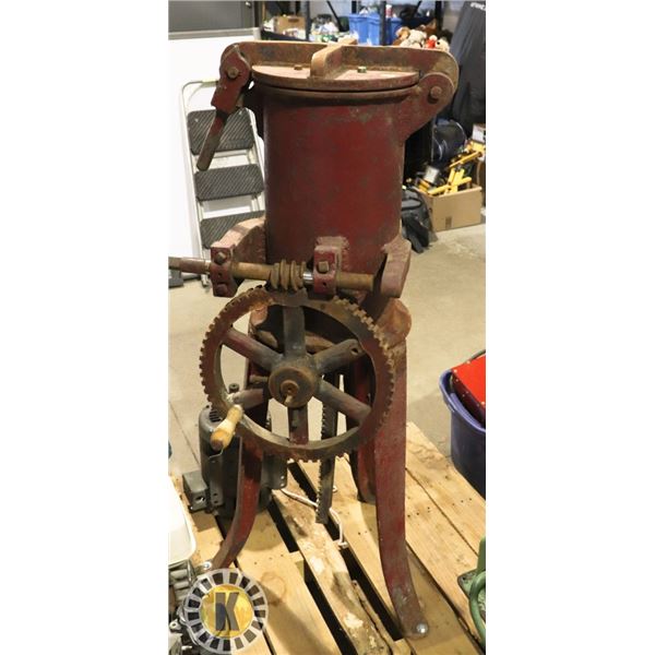 ANTIQUE SUASAGE PRESS