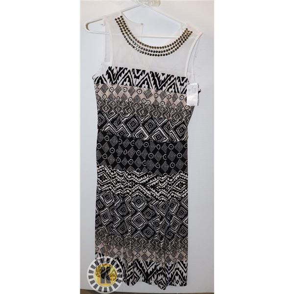 LADIES DRESS NEW SIZE 6