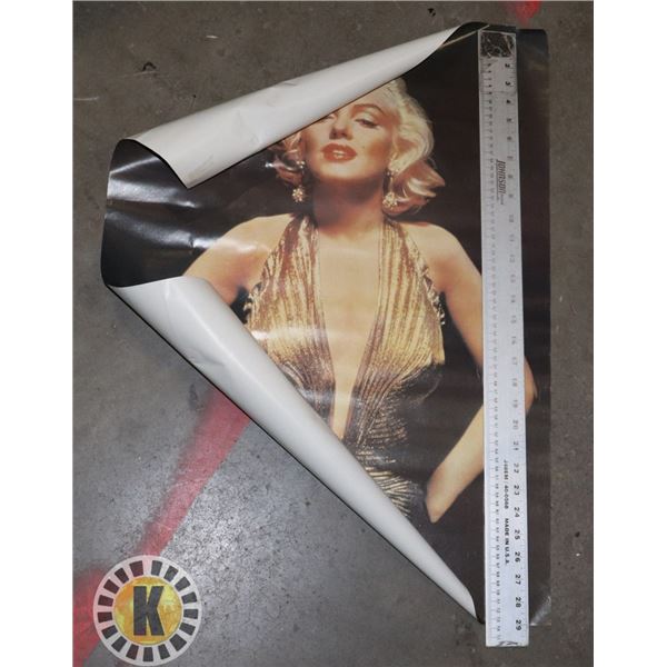 VINTAGE MARILYN MUNROE IN GOLD DRESS POSTER