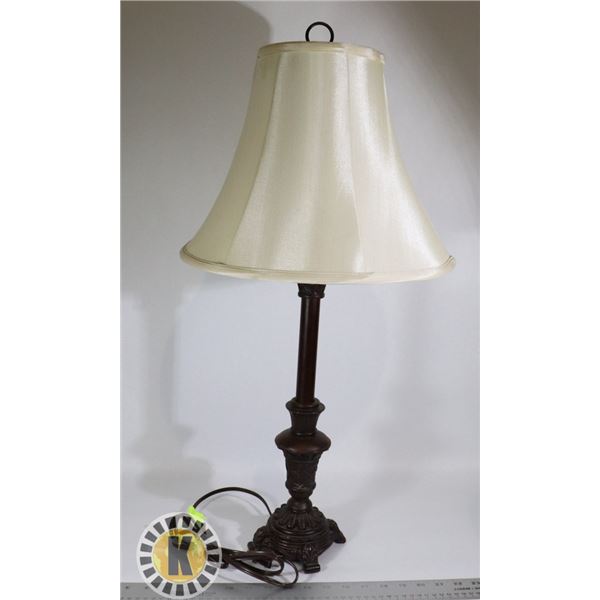 ESTATE LAMP